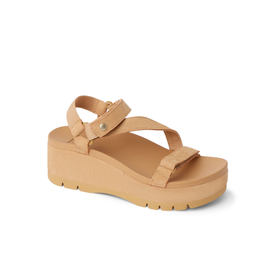 CJ8898_VISTA_LUNA_HIGHER_TAN_SUEDE_MAIN_SHADOW-900x900-c4cc11b_1.webp